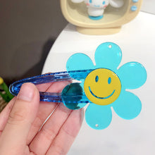 Load image into Gallery viewer, Happy daisy hair clip
